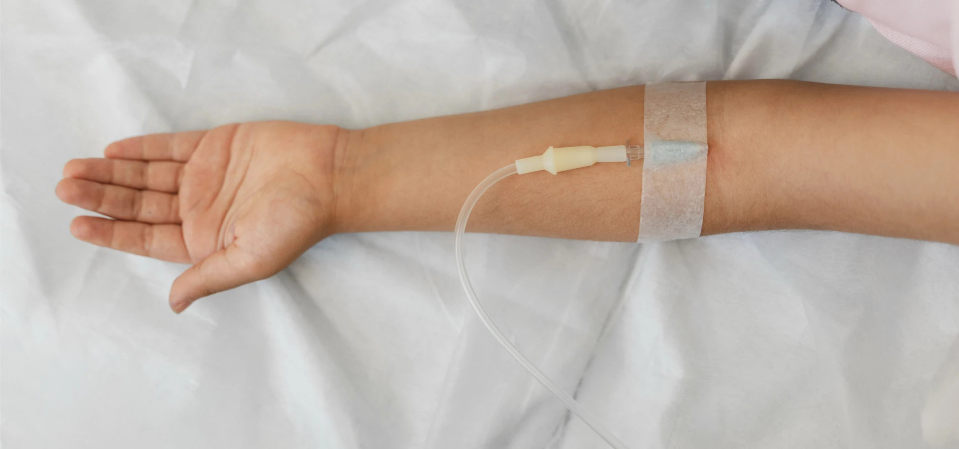 Tratamiento de sueroterapia en The Aesthetic by Luis Devoz, clínica de medicina estética en Bogotá